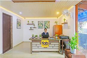 Fabhotel 22 Square Living Spaces