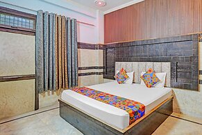 Fabhotel Radha Palace