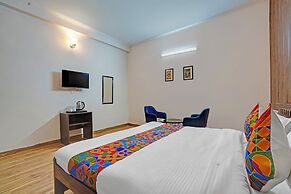 Fabhotel Hazel Town House