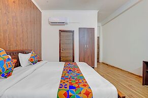 Fabhotel Hazel Town House