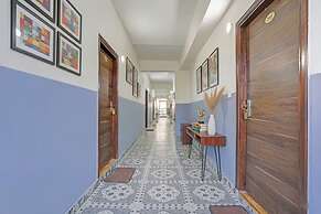 Fabhotel Hazel Town House