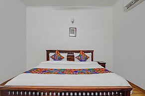 Fabhotel Hazel Town House