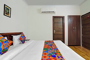 Fabhotel Hazel Town House