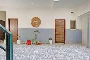 Fabhotel Hazel Town House