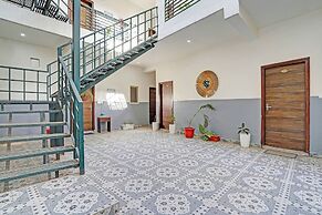Fabhotel Hazel Town House
