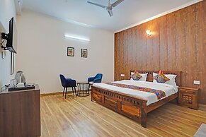 Fabhotel Hazel Town House