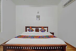 Fabhotel Hazel Town House