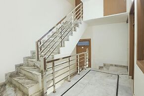 Fabhotel Lotus