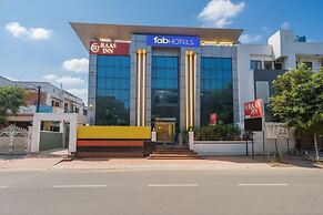 Fabhotel Raas Inn