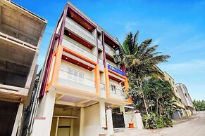 Fabhotel Aura Suites