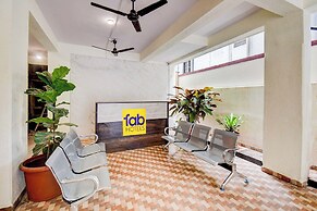 Fabhotel Aura Suites