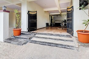 Fabhotel Aura Suites