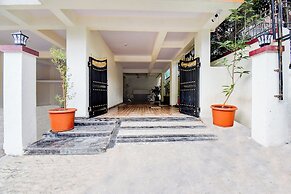 Fabhotel Aura Suites