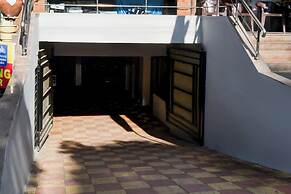 Fabhotel Five Star