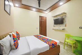 Fabhotel White House Tilak Nagar