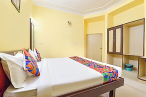 Fabhotel Rajlaxmi Palace