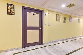 Fabhotel Rajlaxmi Palace