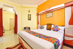Fabhotel Rajlaxmi Palace