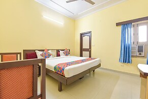 Fabhotel Rajlaxmi Palace