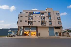 Fabhotel Family Inn