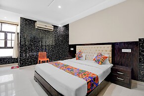Fabhotel Family Inn