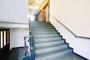 Fabhotel Sheen Residences