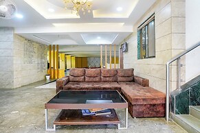Fabhotel Sheen Residences