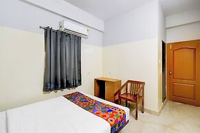 Fabhotel Golden Dreams