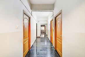 Fabhotel Golden Dreams