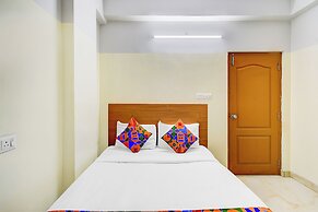 Fabhotel Golden Dreams