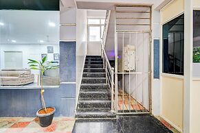 Fabhotel Golden Dreams