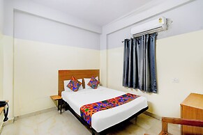 Fabhotel Golden Dreams