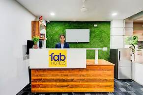 Fabhotel Golden Dreams