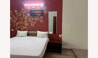 Fabhotel Golden Palace I