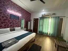 Fabhotel Golden Palace I