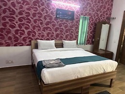 Fabhotel Golden Palace I