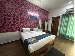 Fabhotel Golden Palace I