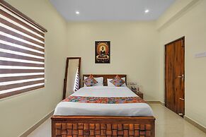 Fabhotel Sejour Royal