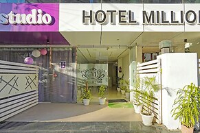 Fabhotel Million Star