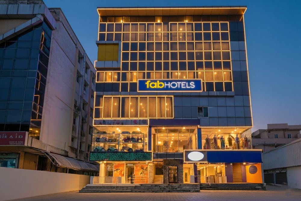 Fabhotel Lorwen