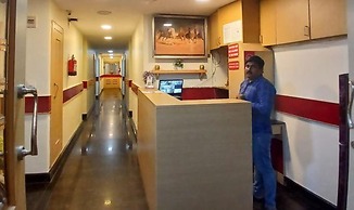 Fabhotel Sri Sai Guru Comforts