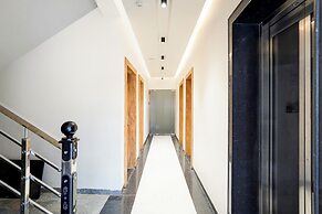 Fabhotel Cosmos Green