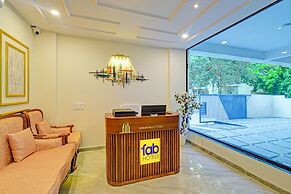 Fabhotel Broholic Stay Inn