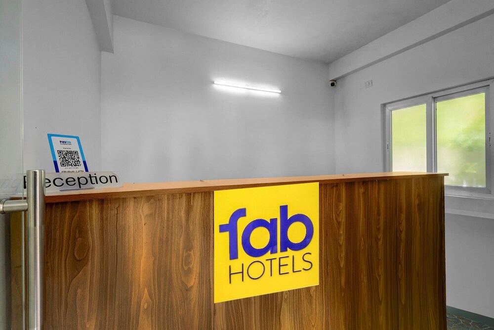 Fabhotel Pavis Inn