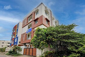 Fabhotel Pavis Inn