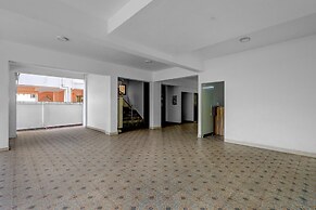 Fabhotel Pavis Inn