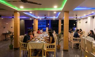 Fabhotel Grand Shiva