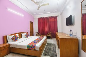 Fabhotel The Paradise