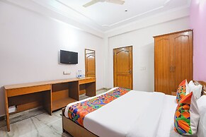 Fabhotel The Paradise