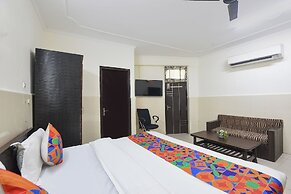 Fabhotel Shiv Palace